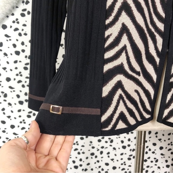 Exclusively Misook | Zebra Print Knit Zip Cardigan - Picture 7 of 7